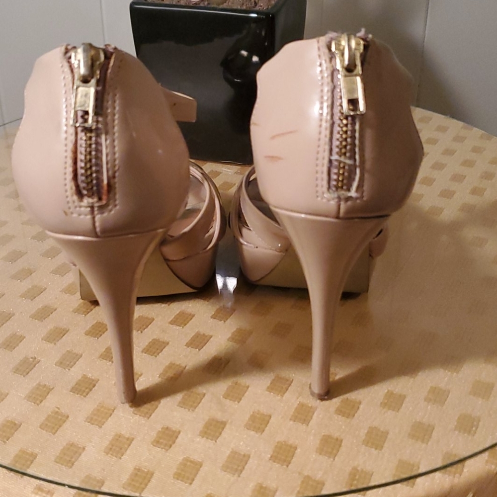 Ladies shoe - Picture 3 of 7